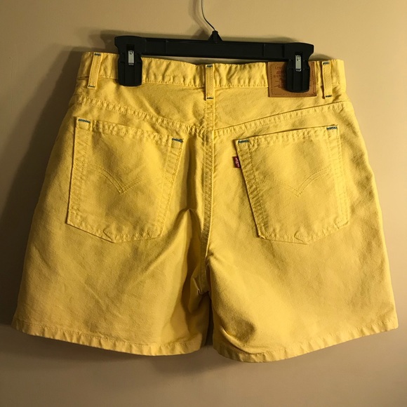 Vintage Levi’s Mom Shorts— RARE - Picture 4 of 5